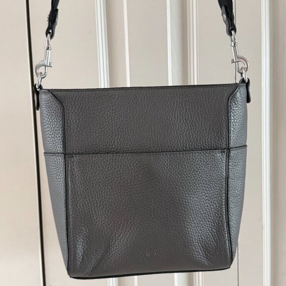 Ampersand As Apostrophe Grey Pebbled Leather Crossbody Bag Minimalist Design - Picture 3 of 11